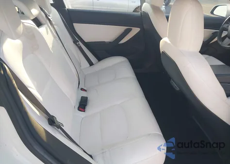 2019 Tesla Model 3 Long Range/Performance z USA, uszkodzony, nr VIN 5YJ3E1EB9KF514626